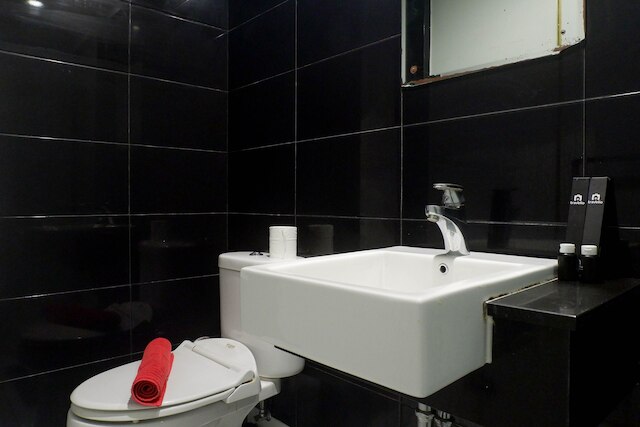 クラシック モダン スタジオ ルーム アパートメント アット ザ スクエア スラバヤ