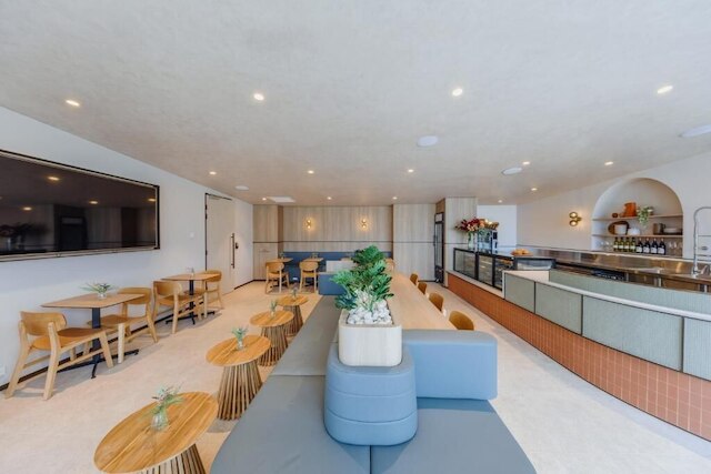 アエロテル シドニー - インサイド インターナショナル ターミナル エアポート