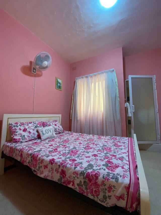 グラウンド フロア メゾネット イン ビルゼブジーア