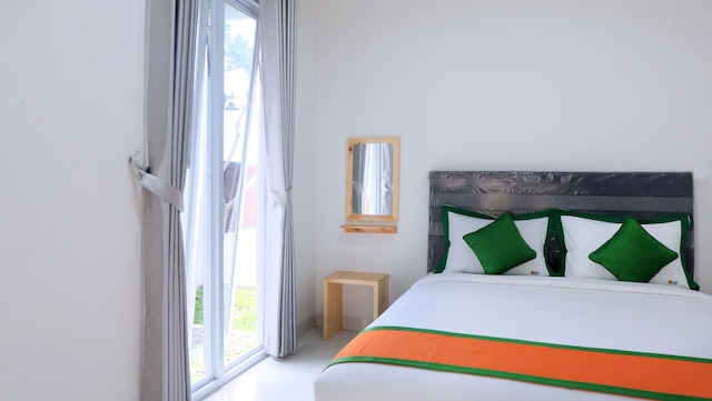 ヴィラジョグジャグランドバレー、プライベートプール付きシンプリーホーミー