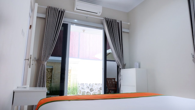 ヴィラジョグジャグランドバレー、プライベートプール付きシンプリーホーミー