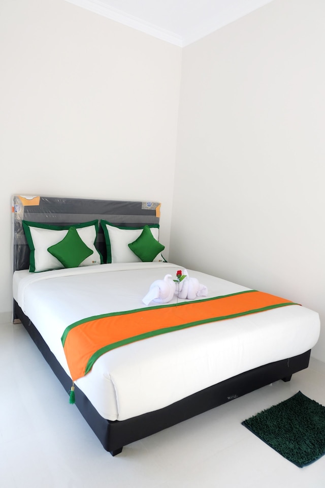 ヴィラジョグジャグランドバレー、プライベートプール付きシンプリーホーミー