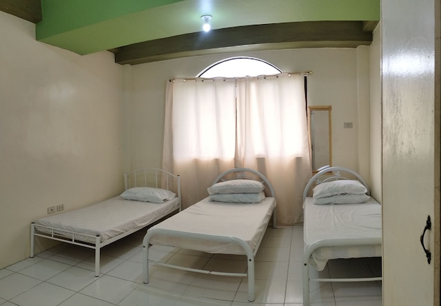 OYO 800 DDD ハビタット ドームテル バコロド