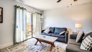 コンテンポラリー コンド イン ハブ オブ オールド タウン スコッツデール !