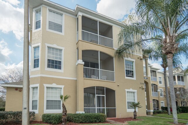 WP2300 SI ウィンザー パーム 3 ベッド コンド