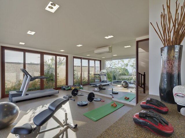 パンダワ クリフ エステート