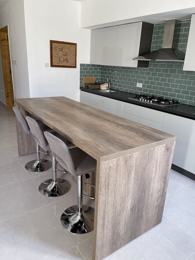 サンセット モダン アパートメント - ニア ビーチ  WiFi & ケーブル TV