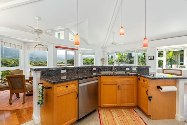 ヴィラズ オブ カマリー 17 3 ベッドルーム コンド バイ レッドオーニング