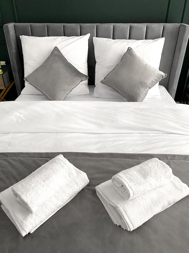 スタロビィスルナ 41-43 バイ P アパートメンツ