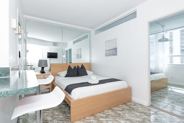 ディロ アパートメンツ