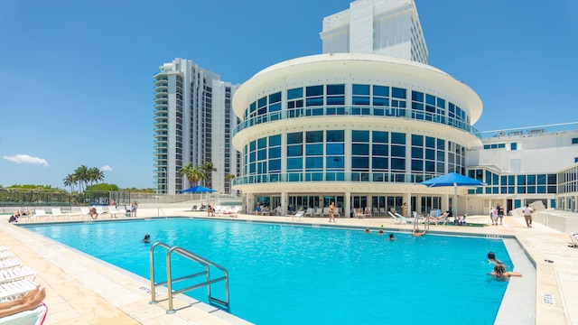 ブルー オーシャン アパートメンツ