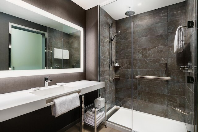 AC ホテル バイ マリオット ローリー ダウンタウン