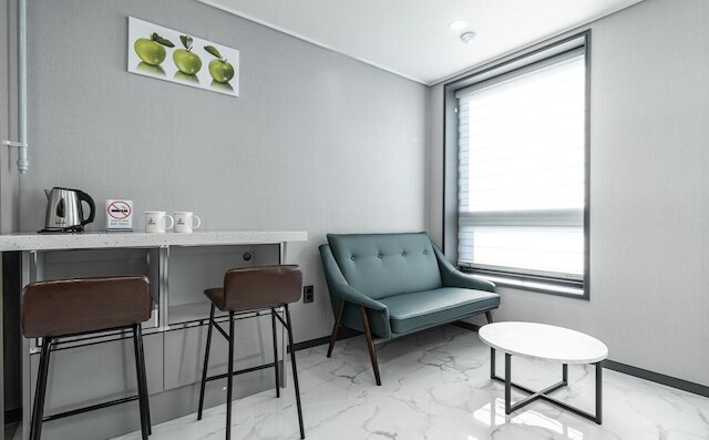 Song Jeong Hotel Blue Castle