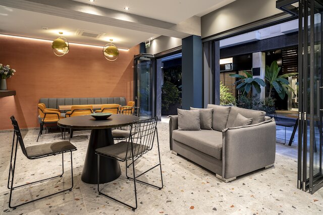 ボブ・ダブリュー・アカデミア・アテネ