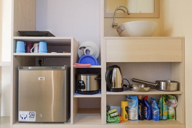 クラシック モダン スタジオ ルーム (ノー キッチン) アット マイ タワー アパートメント