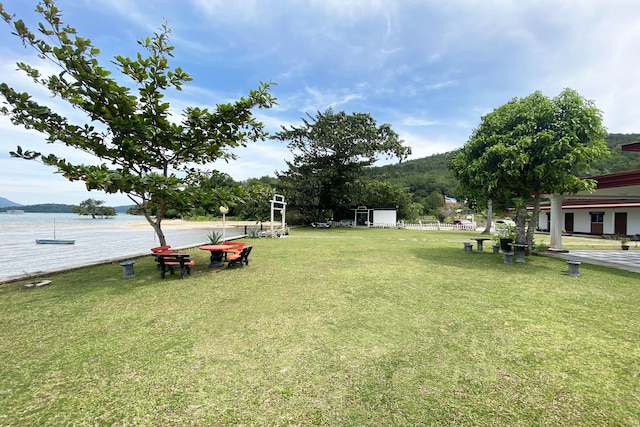 OYO ホーム 90319 アンボン ベイ レストハウス ホームズ