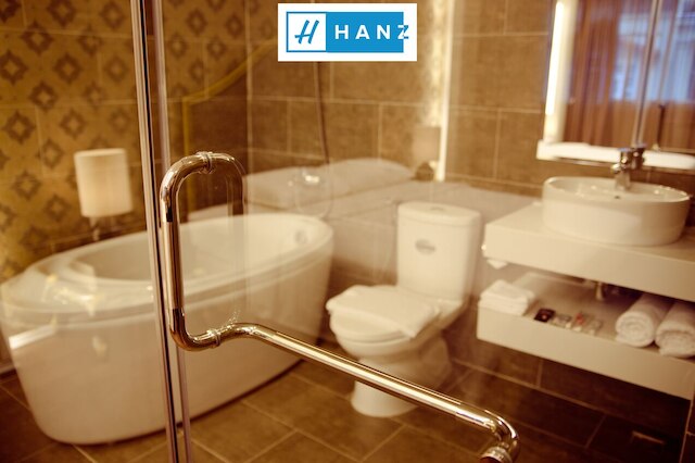 ハンズ フライデイ ロイヤル ホテル