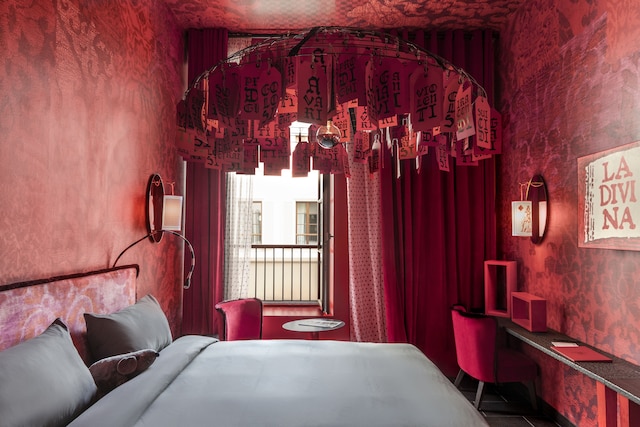 25 アワーズ  ホテル フローレンス ピアッツァ サン パオリーノ