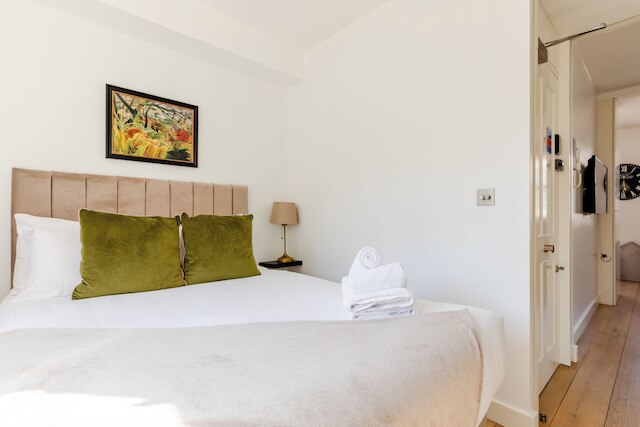 ソーホー バイ エクセル アパートメンツ