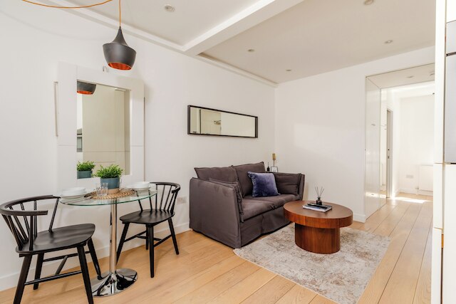 ソーホー バイ エクセル アパートメンツ