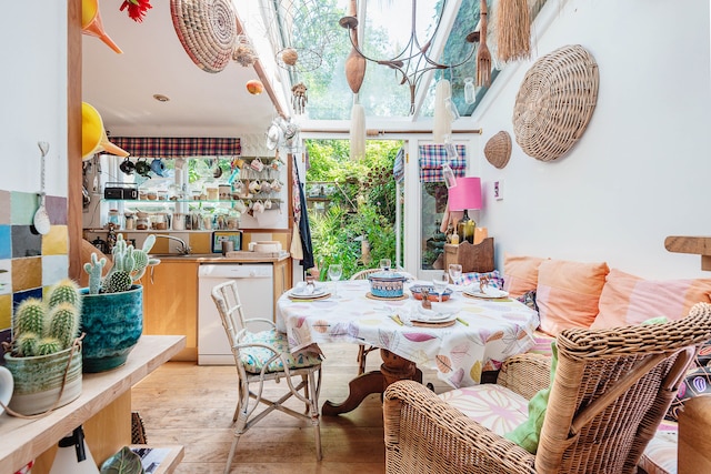 エンチャンティン ハマースミス ホーム クロース トゥ シェパーズ ブッシュ バイ アンダーテドーアマット