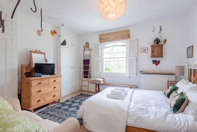 エンチャンティン ハマースミス ホーム クロース トゥ シェパーズ ブッシュ バイ アンダーテドーアマット