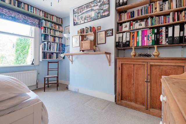 エンチャンティン ハマースミス ホーム クロース トゥ シェパーズ ブッシュ バイ アンダーテドーアマット