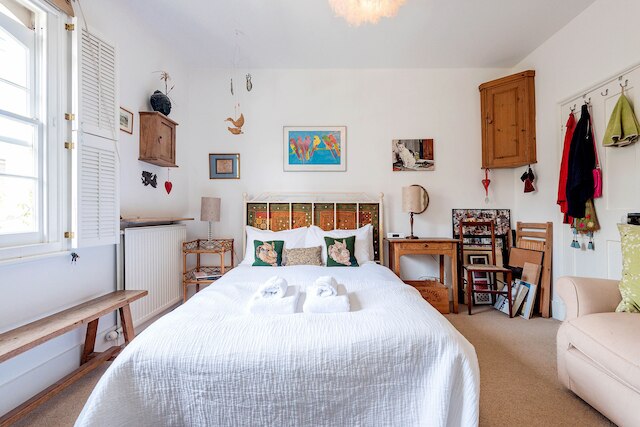 エンチャンティン ハマースミス ホーム クロース トゥ シェパーズ ブッシュ バイ アンダーテドーアマット