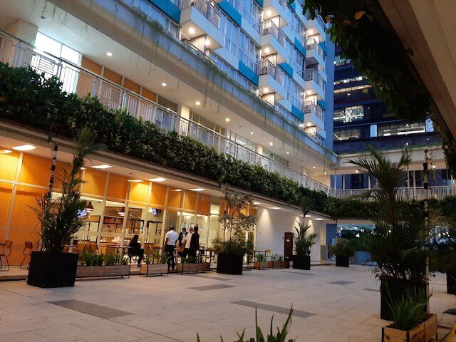 コージー ザ H レジデンス バイ ボンゼラ プロパティ