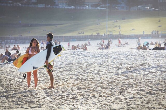 ライト オン ボンディ イン ボンディ ビーチ