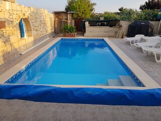 ラスティック ヴィラ ウィズ プール, スリープス 6 & テラス