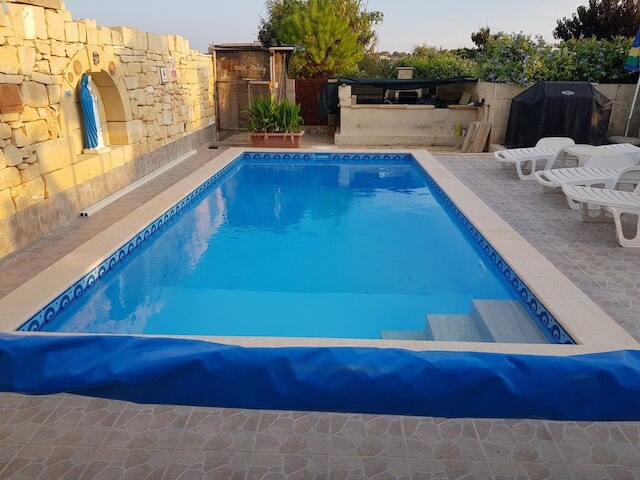 ラスティック ヴィラ ウィズ プール, スリープス 6 & テラス