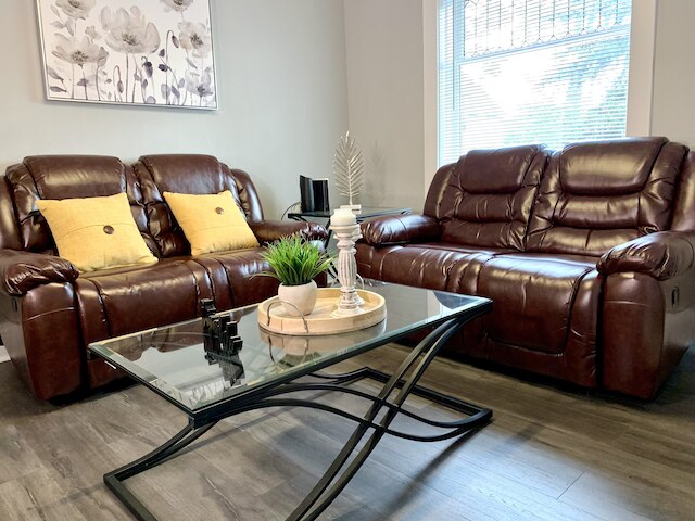 テキサス ホールドエム デュプレック - 3 ベッドルーム フリー パーキング