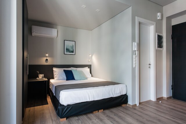 WYズ アテネ アパートメンツ バイ アップストリート