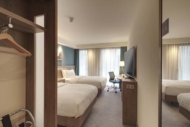 ハンプトン バイ ヒルトン デュッセルドルフ シティ センター