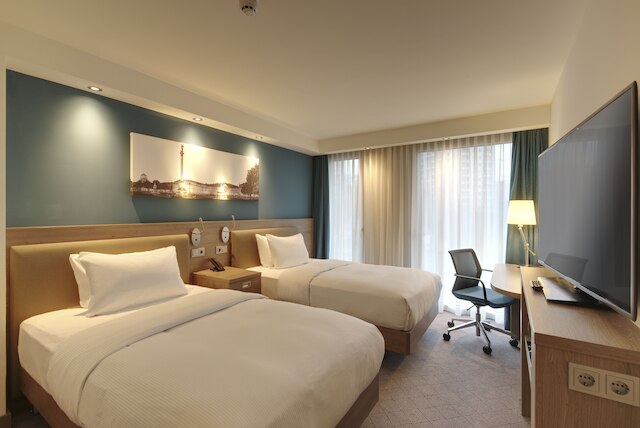 ハンプトン バイ ヒルトン デュッセルドルフ シティ センター