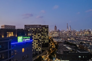 Holiday Inn Express Shanghai Expo Centre by IHG