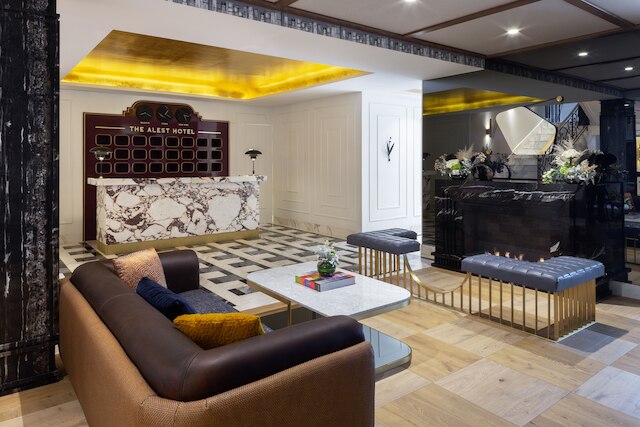 ザ アレスト ホテル