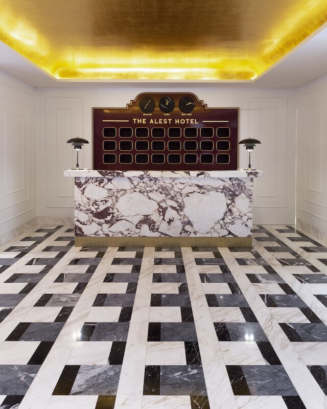 ザ アレスト ホテル