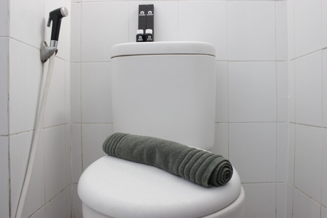 ミニマリスト スタジオ ルーム アット ゲートウェイ アーマド ヤニ チカダズ アパートメント