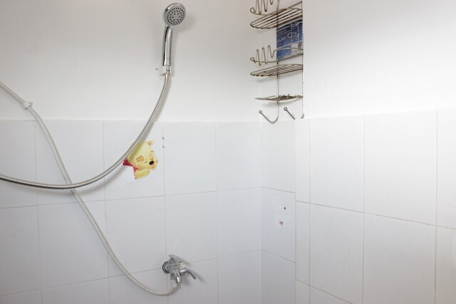 ミニマリスト スタジオ ルーム アット ゲートウェイ アーマド ヤニ チカダズ アパートメント