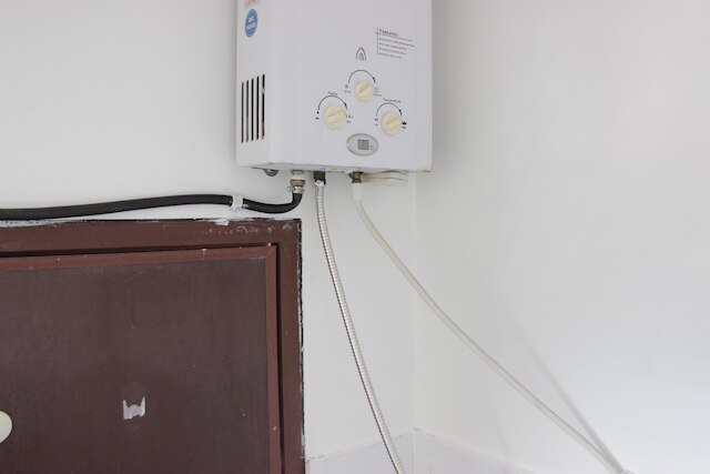 ミニマリスト スタジオ ルーム アット ゲートウェイ アーマド ヤニ チカダズ アパートメント