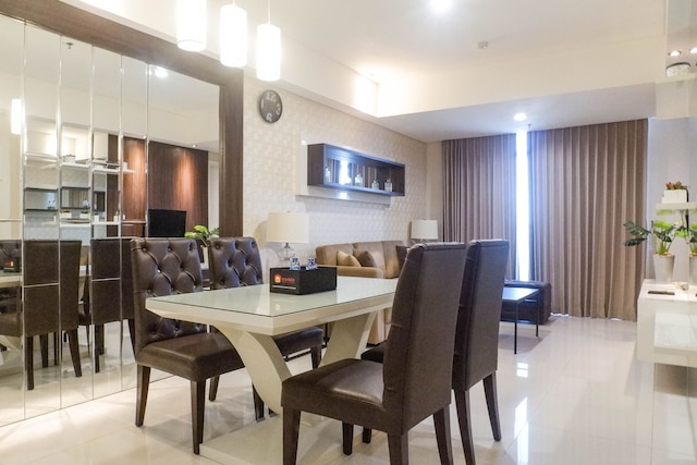 シーニック モダン22ッBR アパートメント アット トリリウム レジデンス