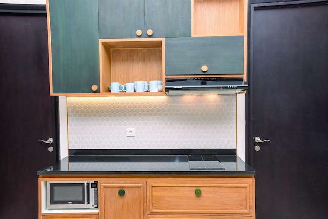 スーパー アンド ブランド ニュー 2ッBRム アット スディルマン スイーツ アパートメント