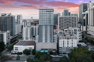 アトウェル スイーツ マイアミ ブリッケル by IHG