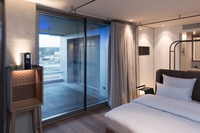 b'mine フランクフルト エアポート