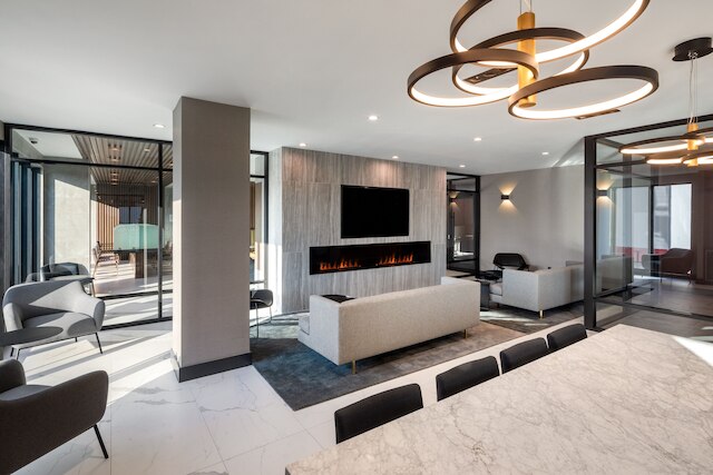 グローバル ラグジュアリー スイーツ アット ザ アーチズ