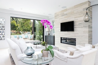 ウィスパリング アイリス