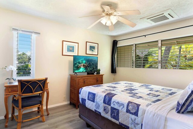 サーフ & ラケット クラブ #24 ニュー ベッドズ, ニュー ユー！