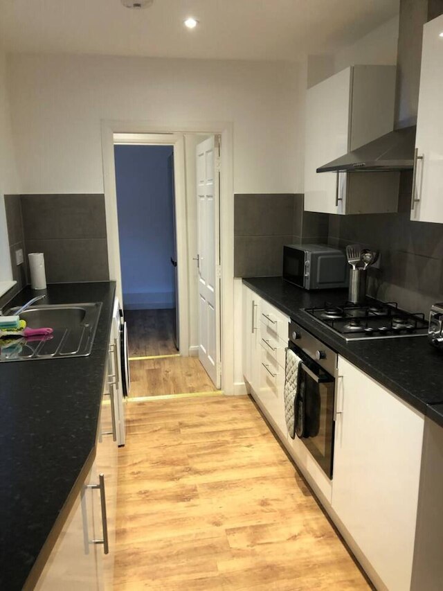 ラブリー 4- ベッド ハウス イン アンフィールド オール エンスイート